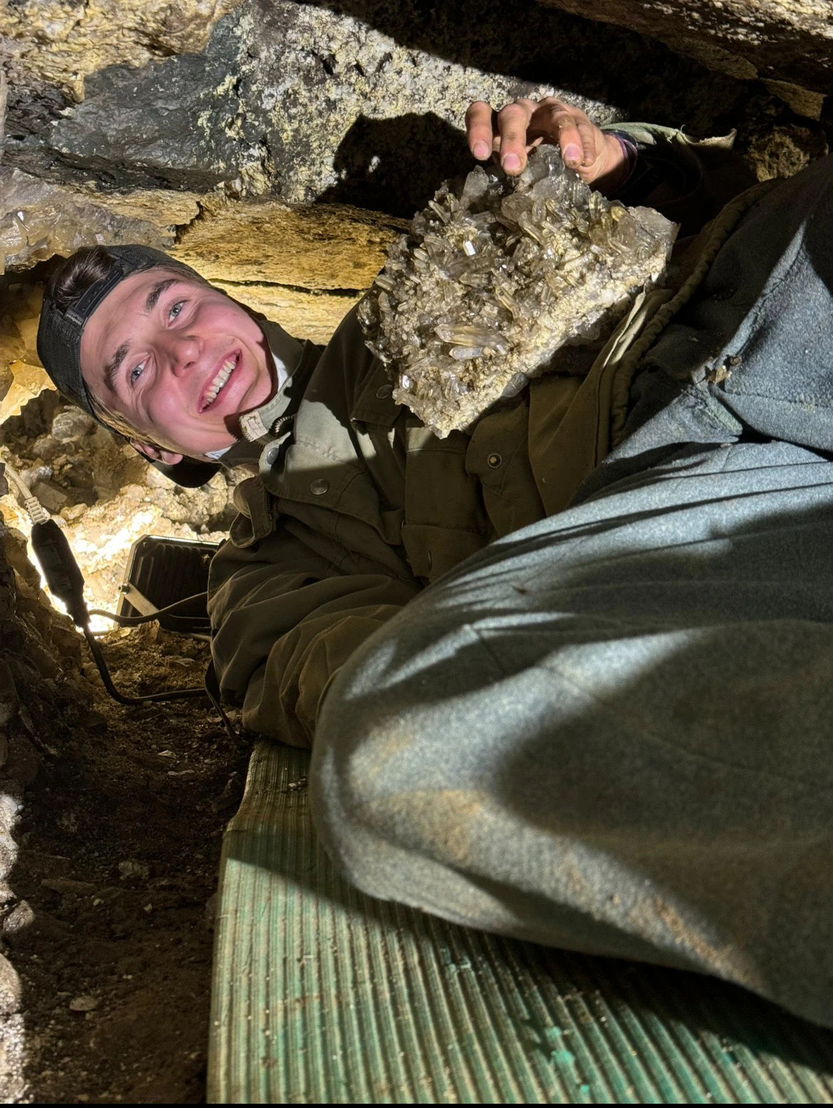 Nino Epp beim Strahlen nach Bergkristallen am Planggenstock